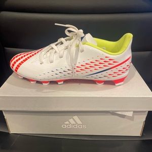 Adidas- PREDATOR EDGE SOCCER CLEATS- Youth Size 4.5
